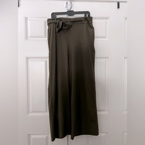 BANANA REPUBLIC | High-Waisted Taper Waist Tie Pants in Green Olive